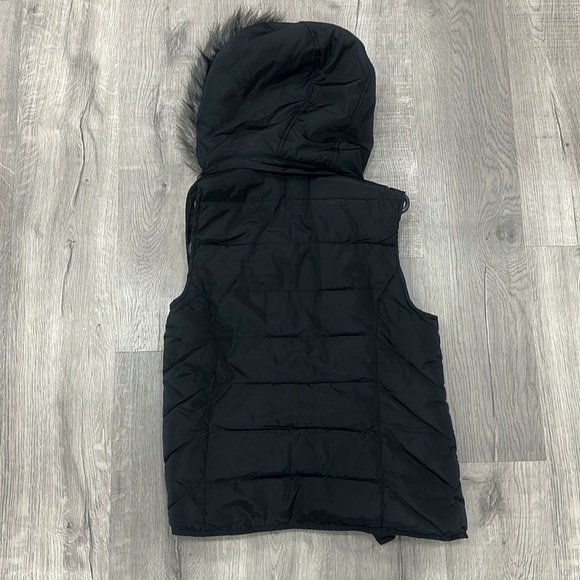 Women’s Guess Winter Vest Size M - Picture 6 of 7